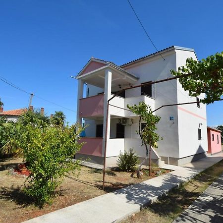Apartments Petrovic Malinska Exterior foto